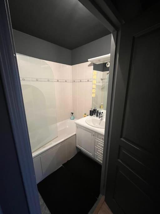 Appartement Cosy Le Chesnay Le Chesnay  Exterior foto